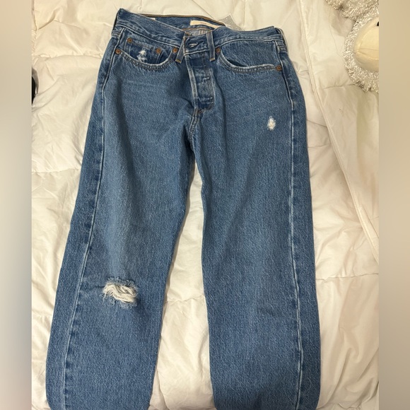 WORN ONCE wedgie jeans Levi’s - Picture 3 of 6